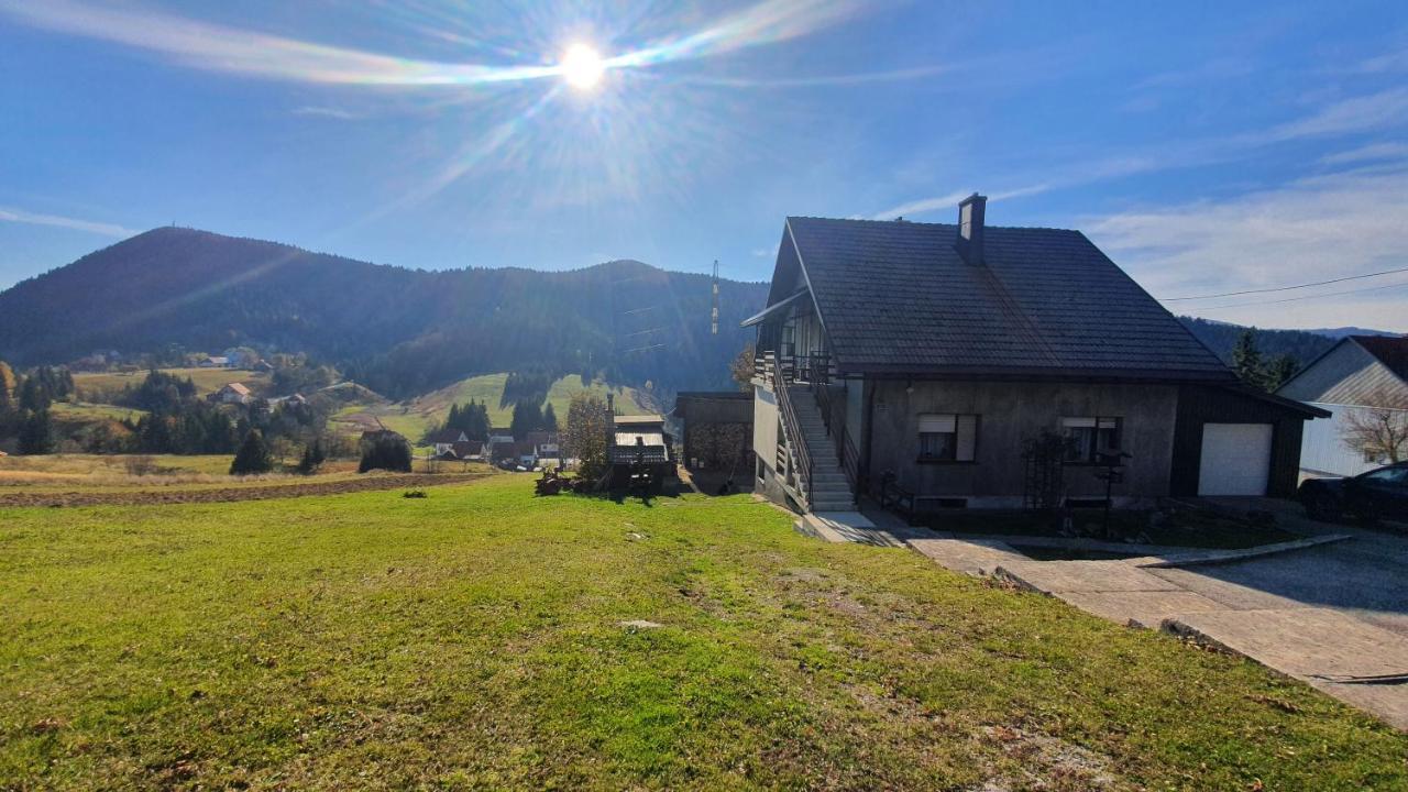 Apartman Skender 3* Ravna Gora Appartamento Esterno foto