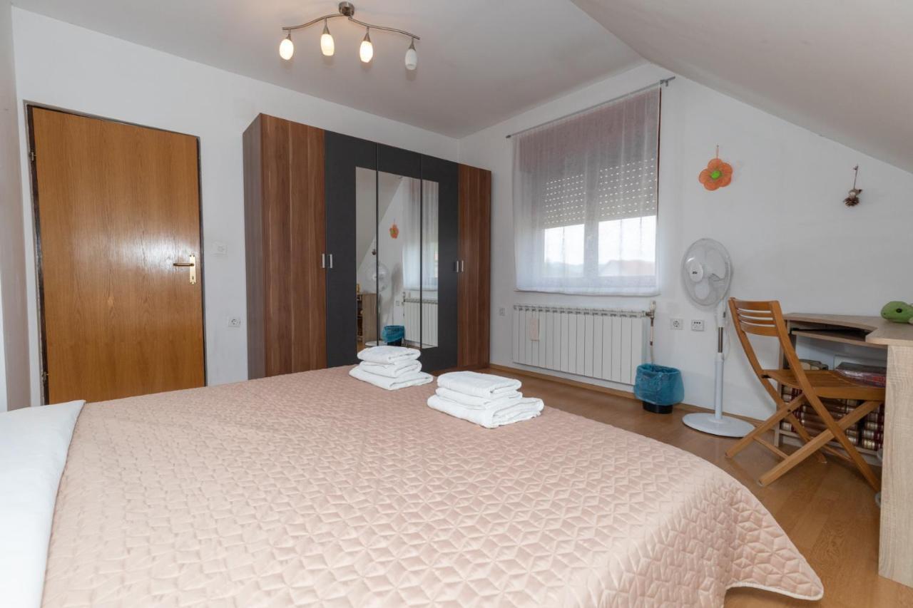 Apartman Skender 3* Ravna Gora Appartamento Esterno foto