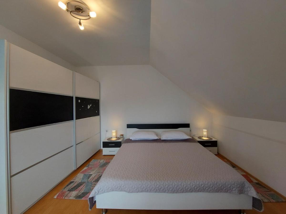 Apartman Skender 3* Ravna Gora Appartamento Esterno foto